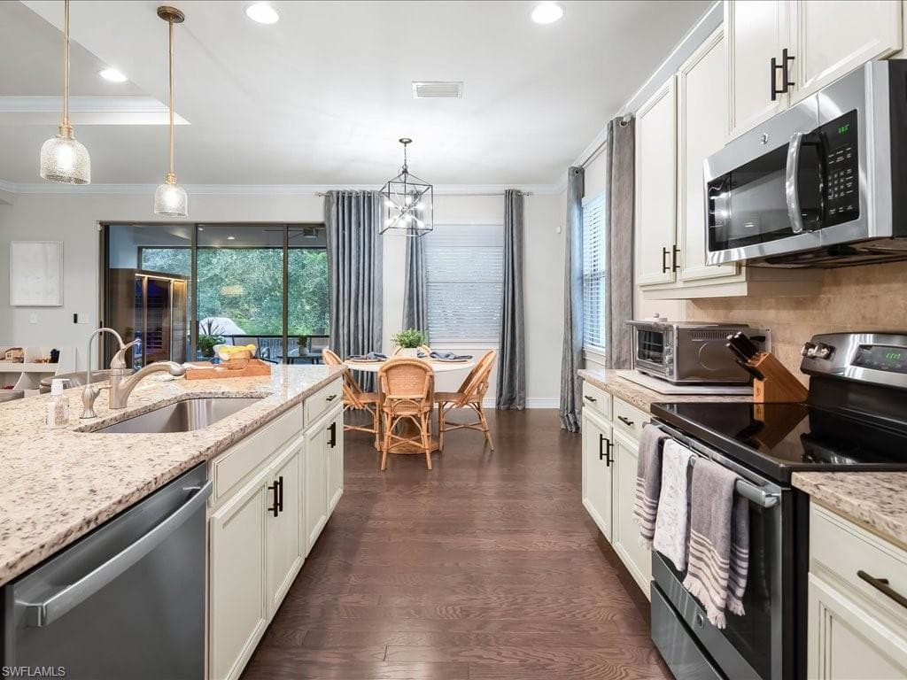 16242 Aberdeen WAY, NAPLES FL 34110-10