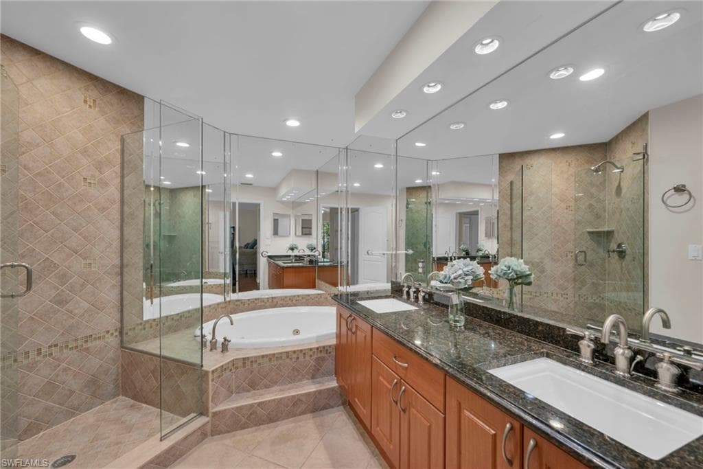 3951 Windward Passage CIR # 202, BONITA SPRINGS FL 34134-8