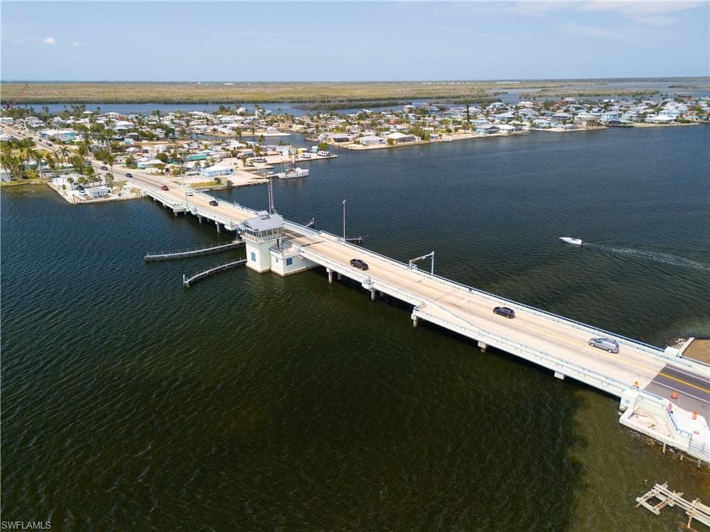 5500 Stringfellow RD, OTHER FL 33956-13