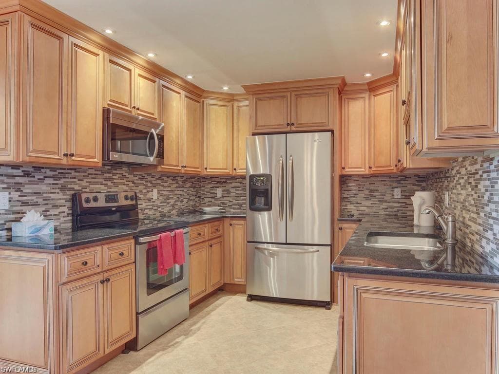 4912 Hawaii BLVD, NAPLES FL 34112-1