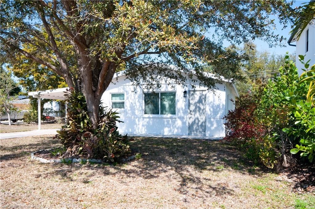 2685 Van Buren AVE, NAPLES FL 34112-1