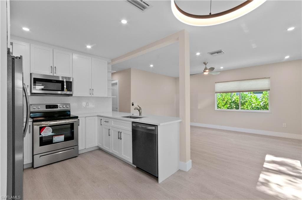 2685 Van Buren AVE, NAPLES FL 34112-8