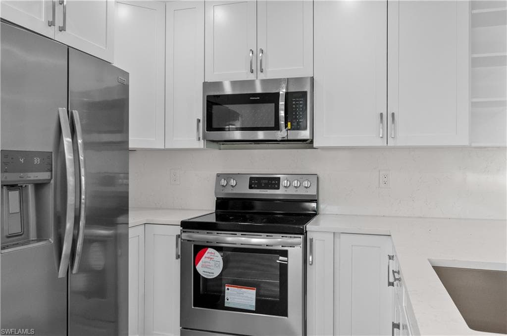 2685 Van Buren AVE, NAPLES FL 34112-7