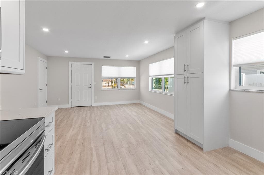 2648 Van Buren AVE, NAPLES FL 34112-6