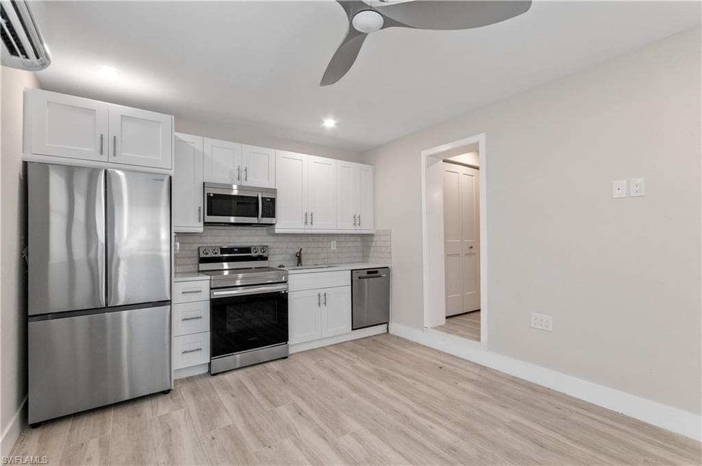 2648 Van Buren AVE, NAPLES FL 34112-13