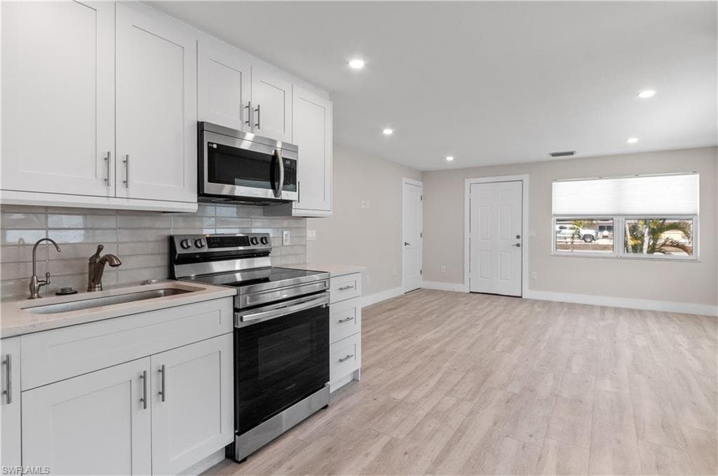 2648 Van Buren AVE, NAPLES FL 34112-3