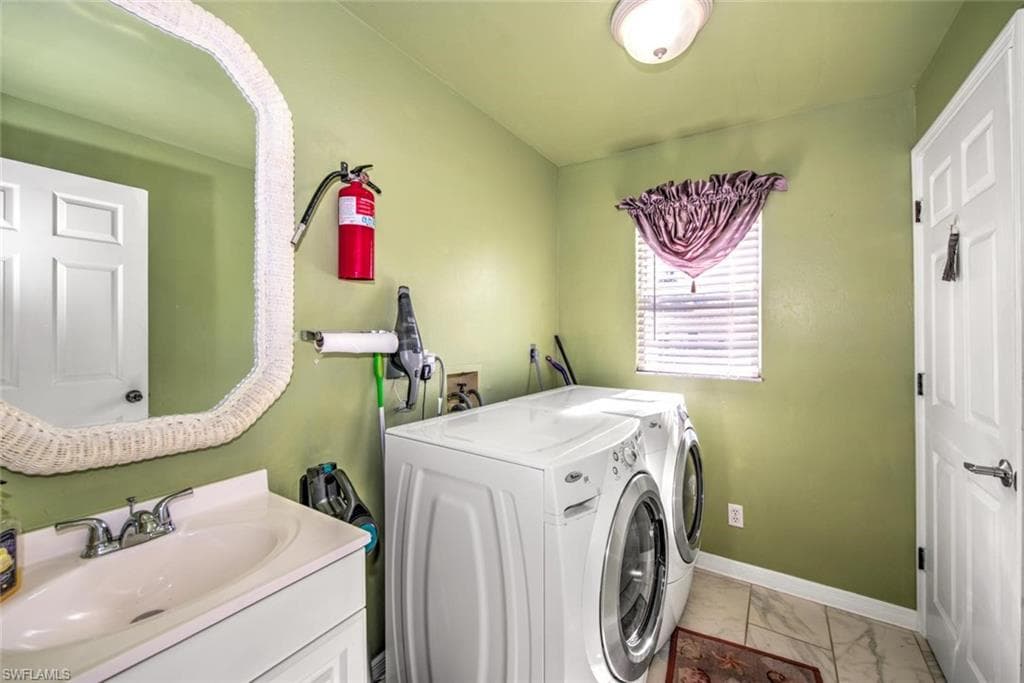 17236 Castleview DR, NORTH FORT MYERS FL 33917-19