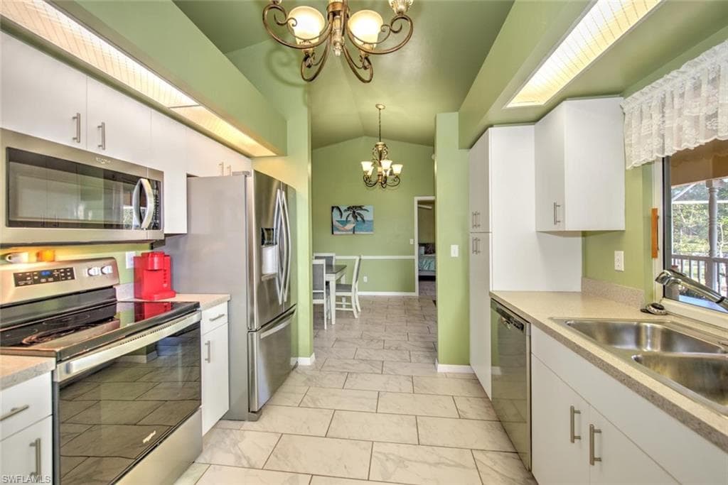 17236 Castleview DR, NORTH FORT MYERS FL 33917-8