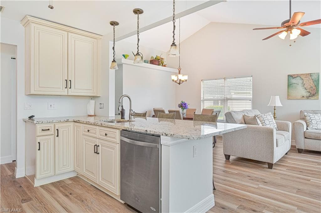 9201 Marigold CT, FORT MYERS FL 33919-17