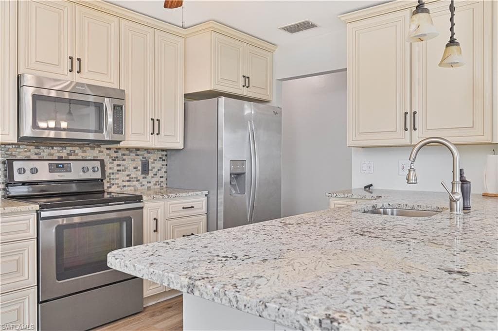 9201 Marigold CT, FORT MYERS FL 33919-14