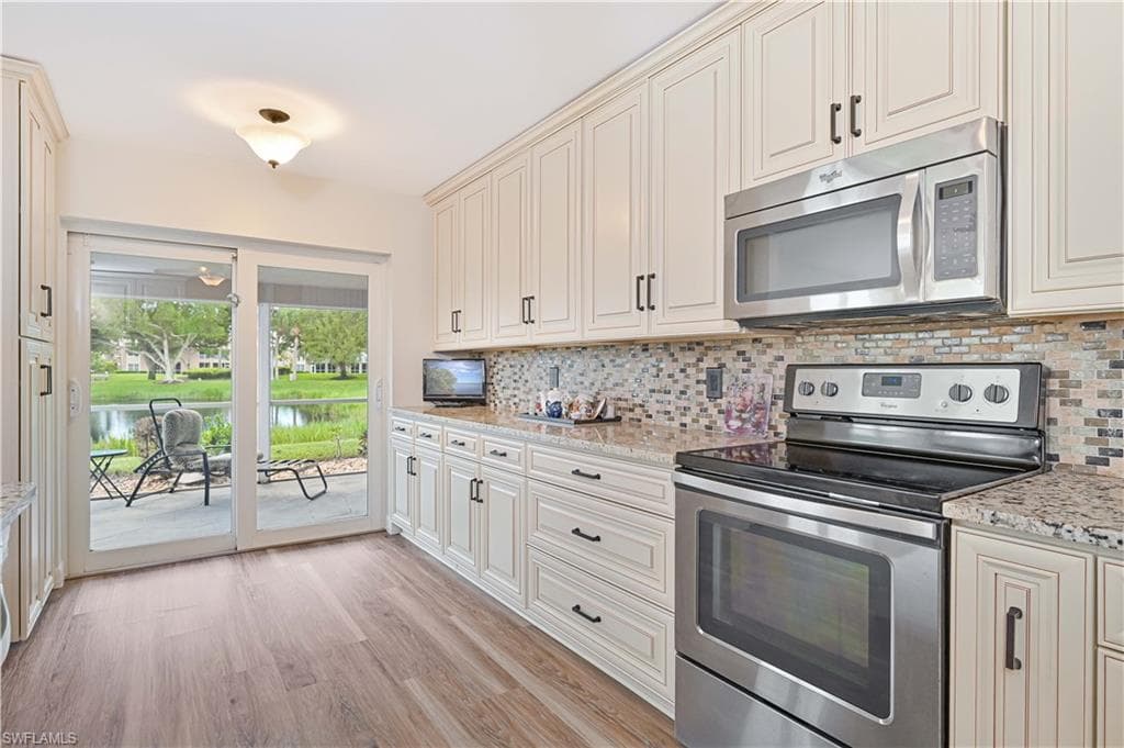 9201 Marigold CT, FORT MYERS FL 33919-18