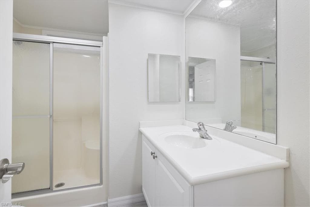 62 Kiowa DR, FORT MYERS BEACH FL 33931-22