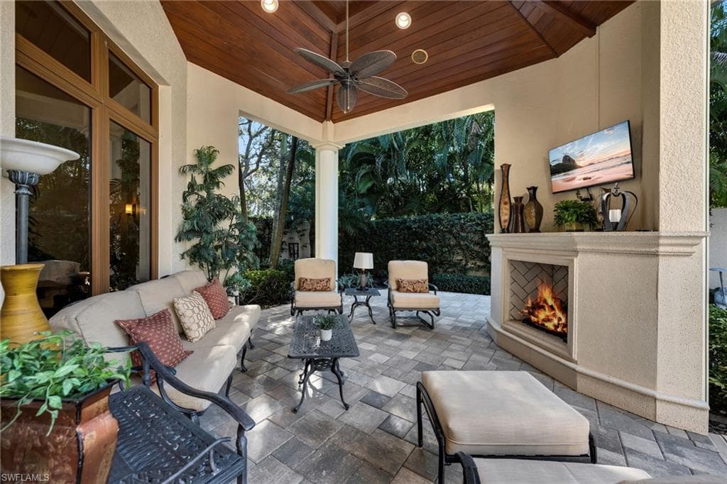 28724 La Caille DR, NAPLES FL 34119-19