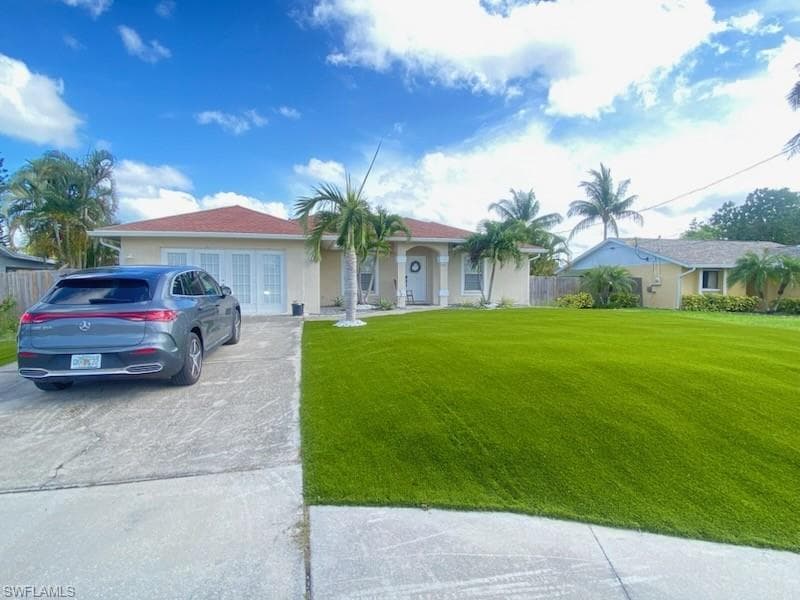 1221 Granada BLVD, NAPLES FL 34103-1