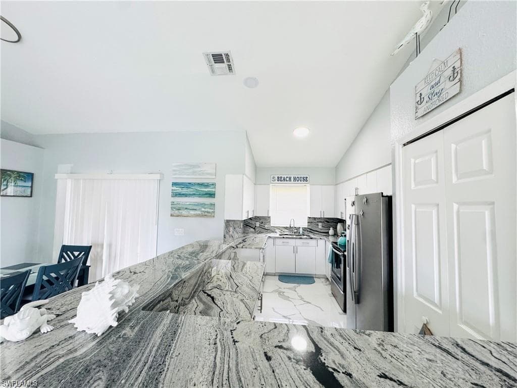 1221 Granada BLVD, NAPLES FL 34103-4