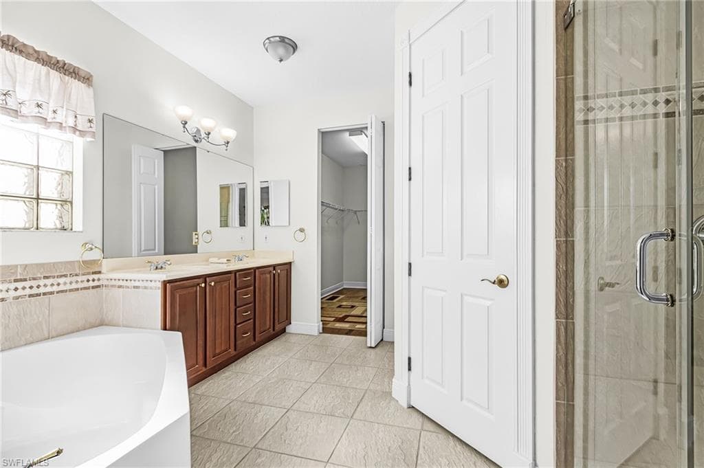 28310 Hidden Lake DR, BONITA SPRINGS FL 34134-21