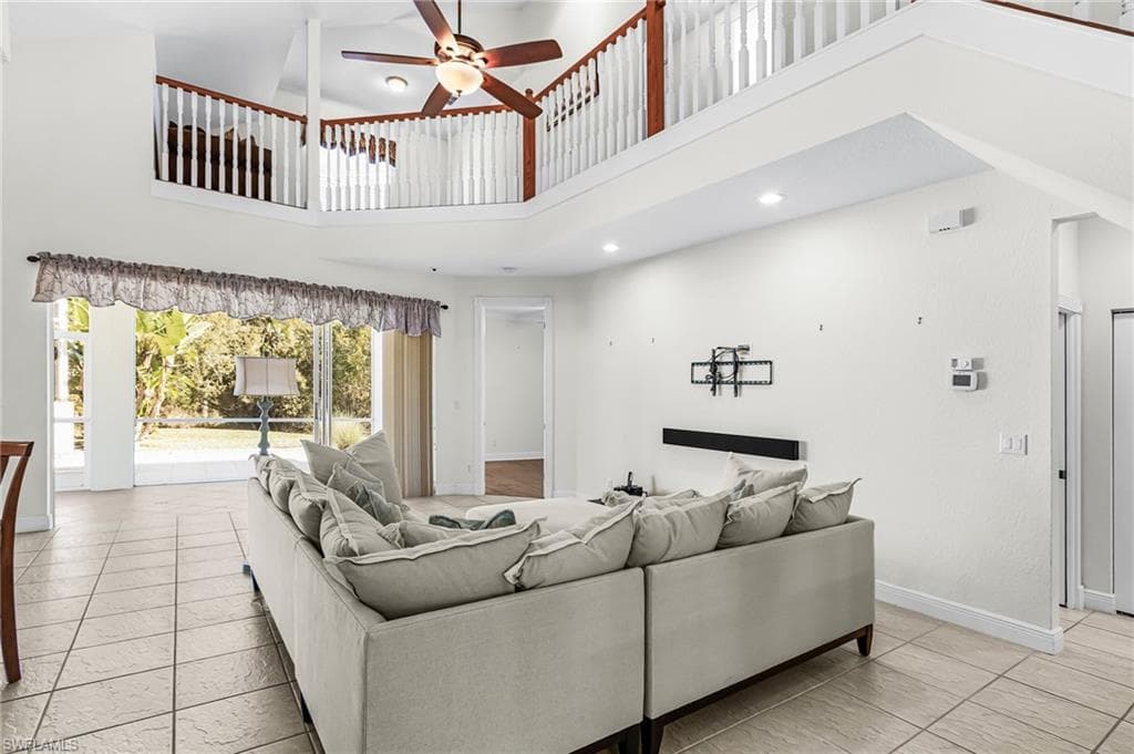 28310 Hidden Lake DR, BONITA SPRINGS FL 34134-8