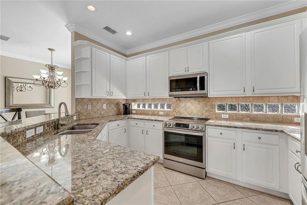 104 Glen Eagle CIR, NAPLES FL 34104-1