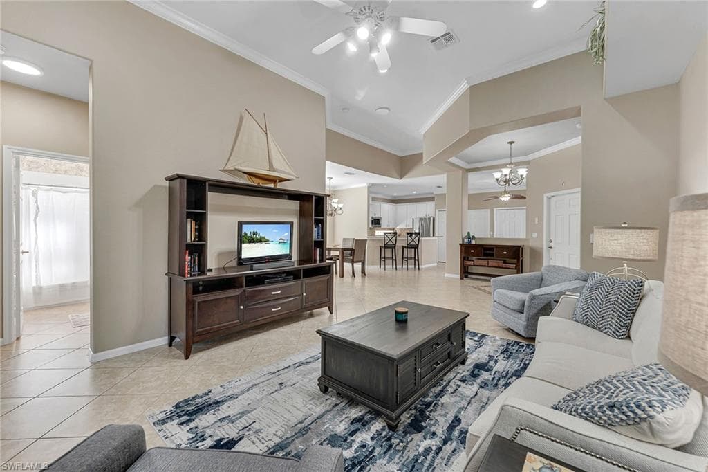 104 Glen Eagle CIR, NAPLES FL 34104-2