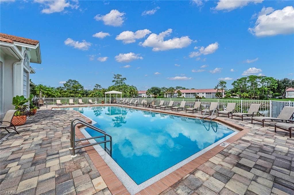 104 Glen Eagle CIR, NAPLES FL 34104-35