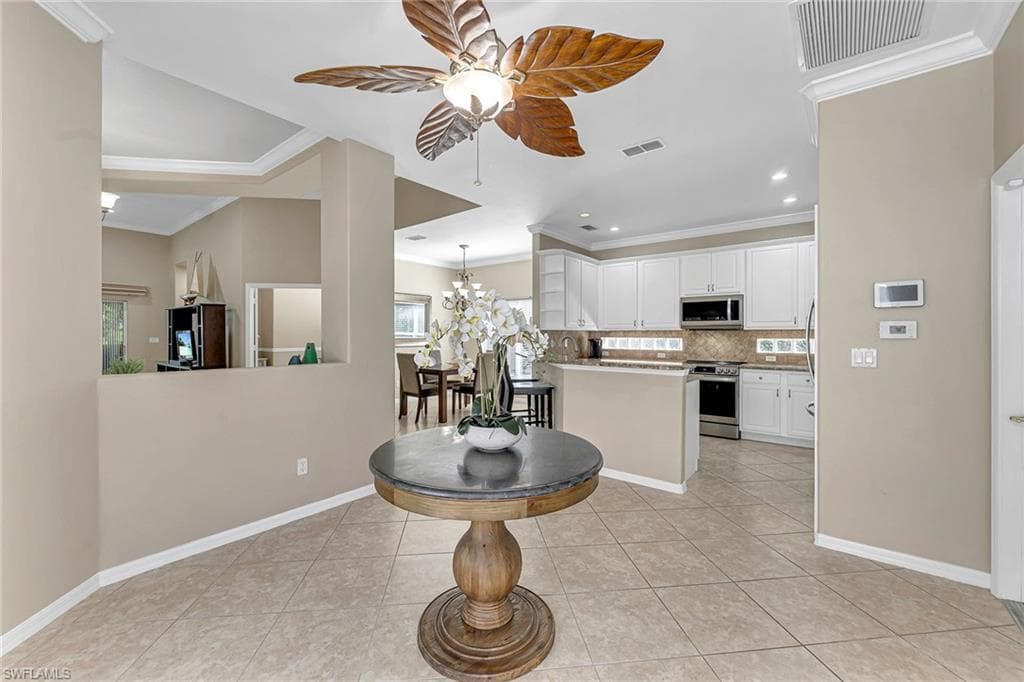 104 Glen Eagle CIR, NAPLES FL 34104-9
