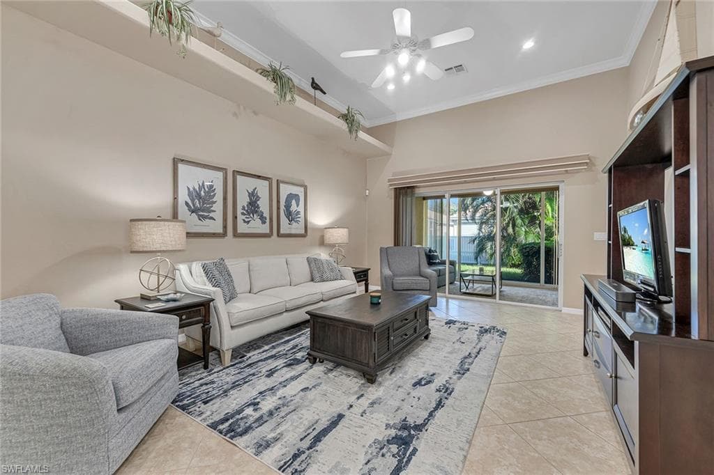 104 Glen Eagle CIR, NAPLES FL 34104-3