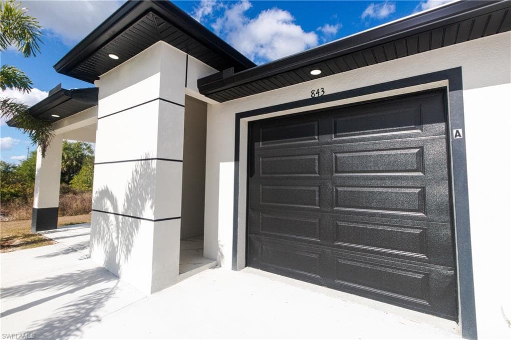 843 Duplex ST E # A, LEHIGH ACRES FL 33974-17