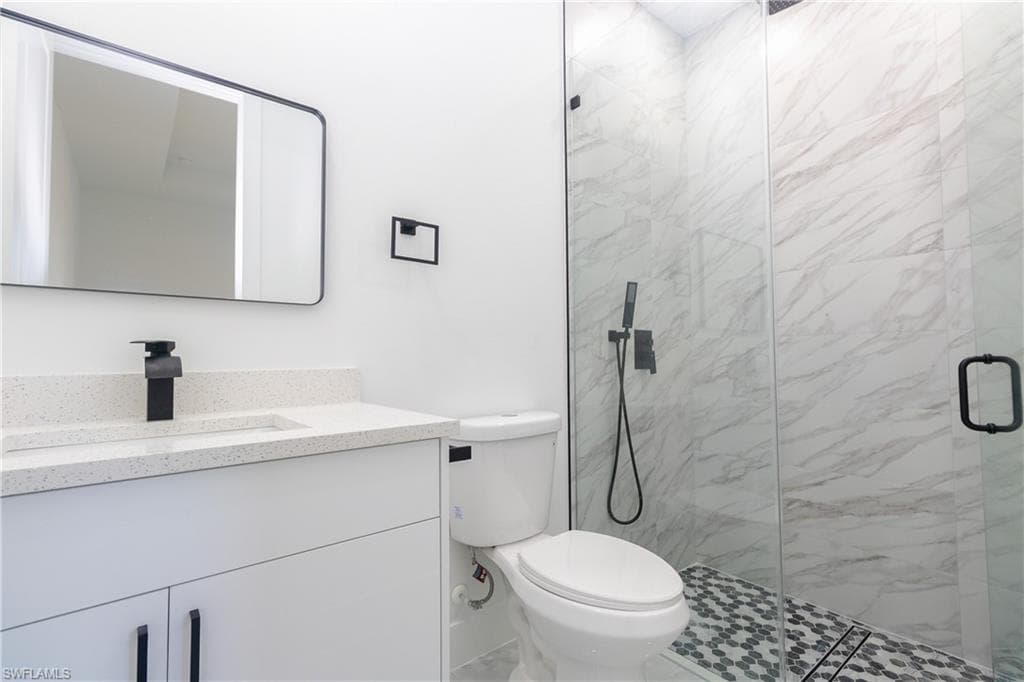 843 Duplex ST E # B, LEHIGH ACRES FL 33974-19