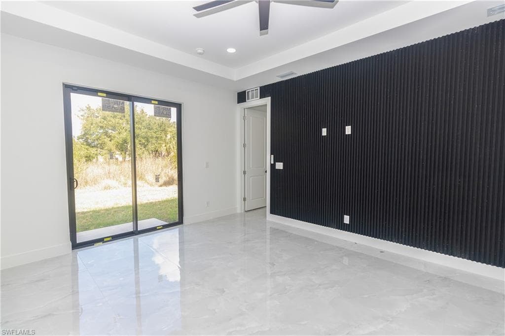 843 Duplex ST E # B, LEHIGH ACRES FL 33974-10