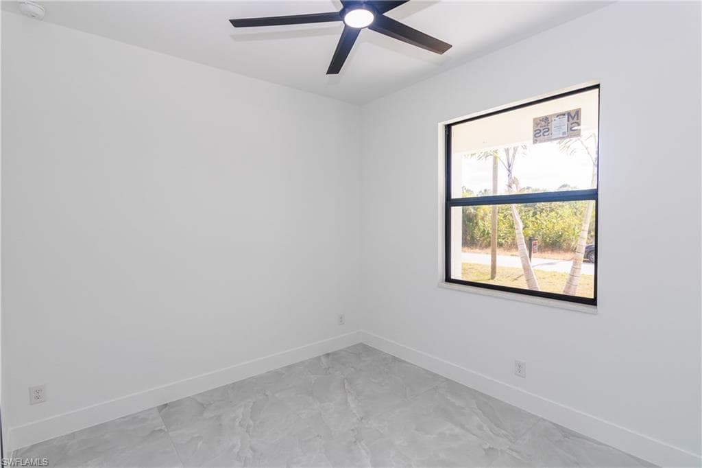 843 Duplex ST E # B, LEHIGH ACRES FL 33974-18
