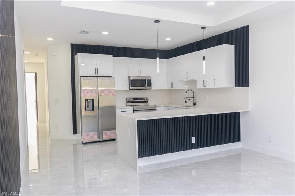 843 Duplex ST E # B, LEHIGH ACRES FL 33974-3