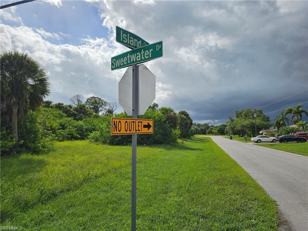 105 Island CT, ROTONDA WEST FL 33947-4