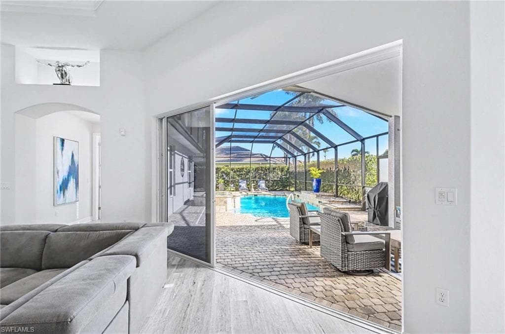 4908 Sedgewood LN, NAPLES FL 34112-9