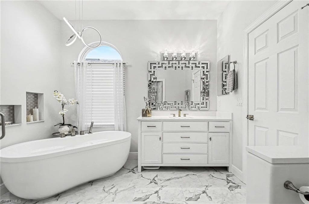 4908 Sedgewood LN, NAPLES FL 34112-17