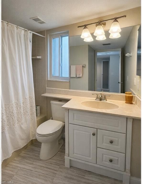 7824 Emerald CIR # F104, NAPLES FL 34109-22