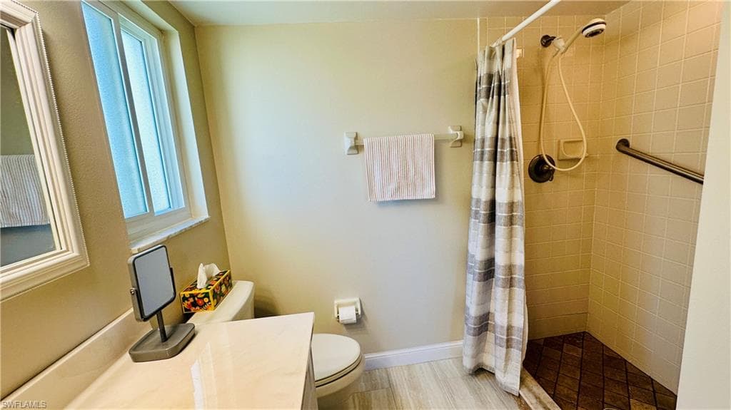 7824 Emerald CIR # F104, NAPLES FL 34109-26