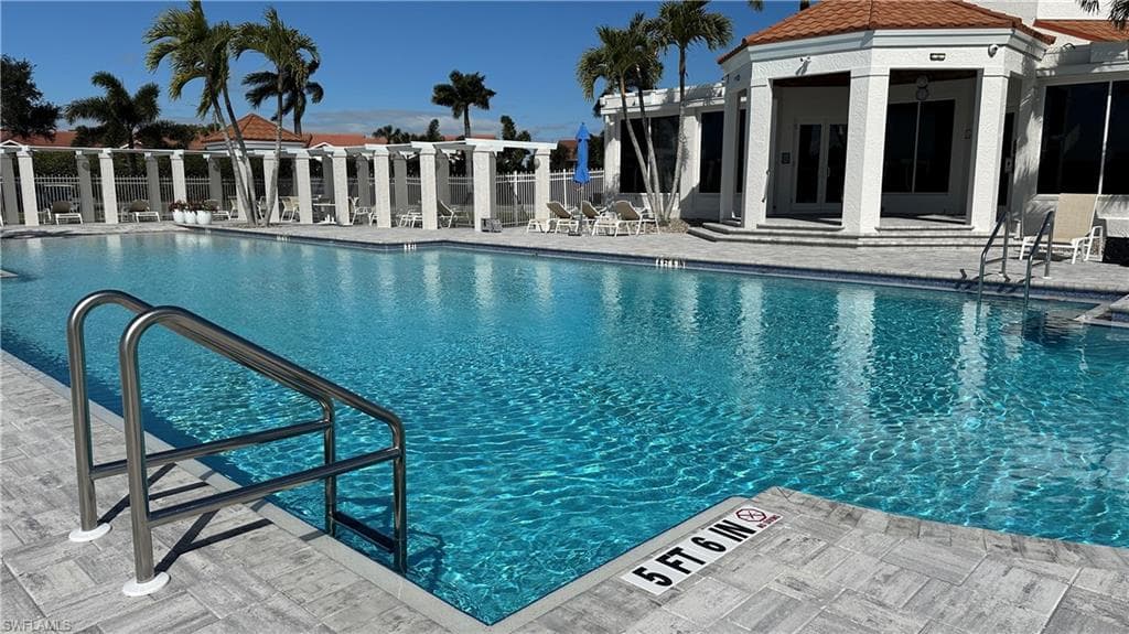 7824 Emerald CIR # F104, NAPLES FL 34109-45