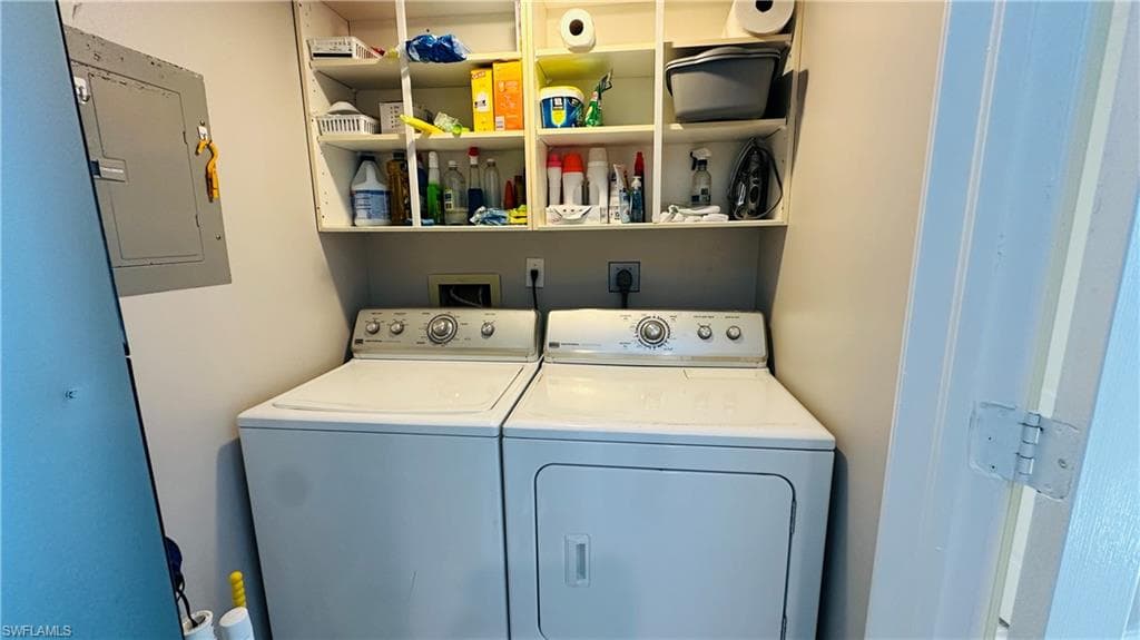 7824 Emerald CIR # F104, NAPLES FL 34109-16