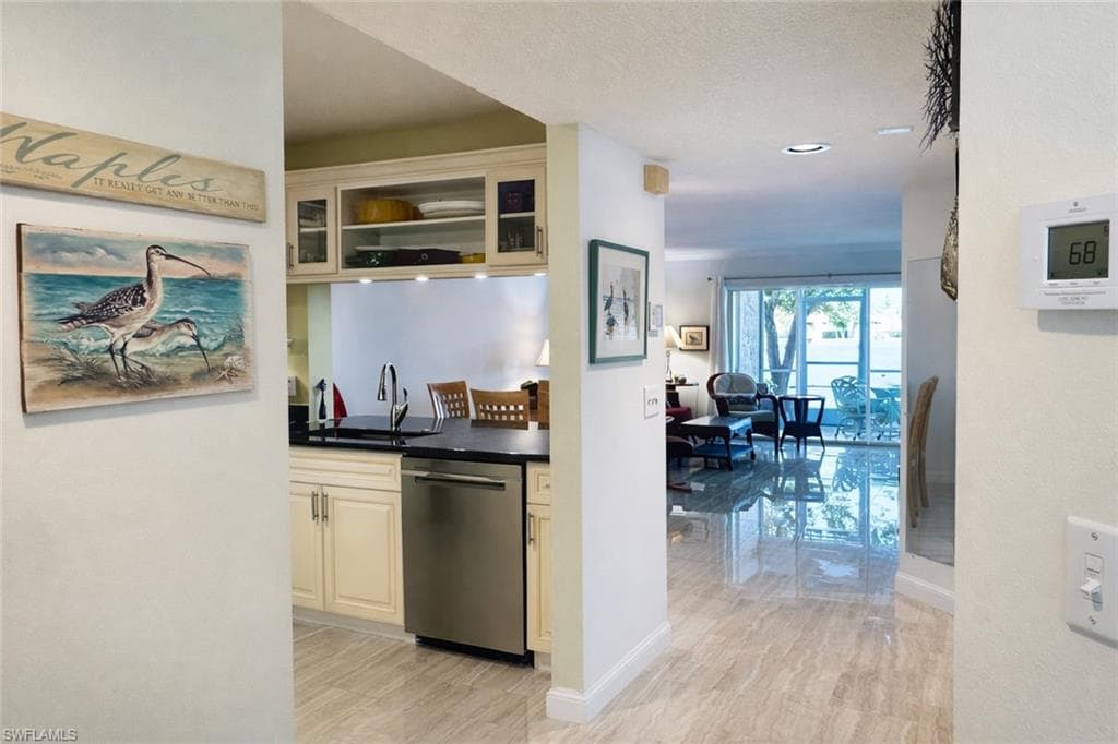 7824 Emerald CIR # F104, NAPLES FL 34109-15