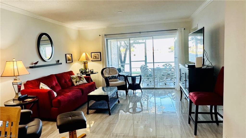 7824 Emerald CIR # F104, NAPLES FL 34109-2