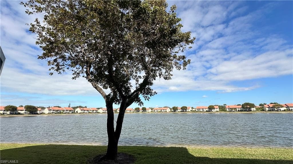 7824 Emerald CIR # F104, NAPLES FL 34109-35