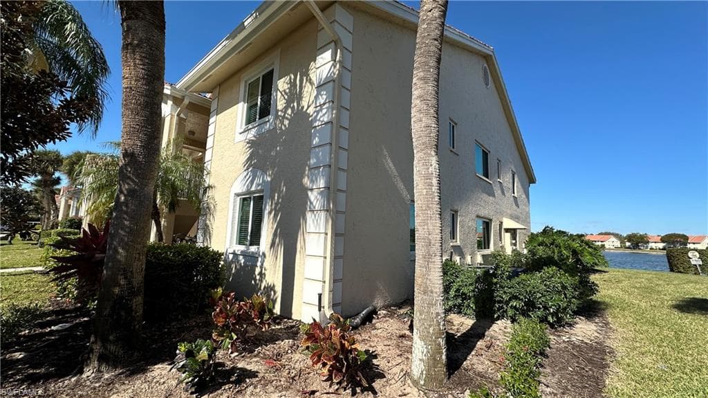 7824 Emerald CIR # F104, NAPLES FL 34109-39