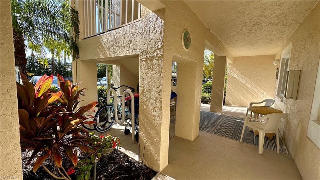 7824 Emerald CIR # F104, NAPLES FL 34109-38