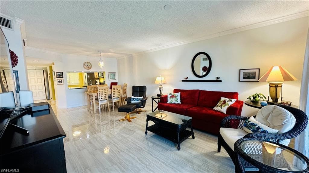 7824 Emerald CIR # F104, NAPLES FL 34109-3