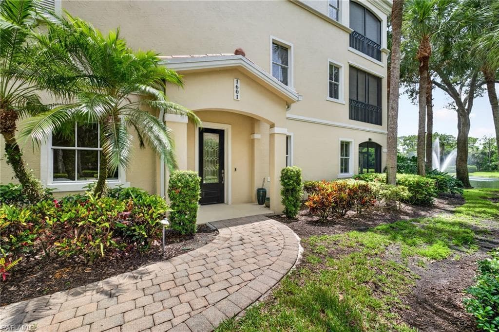 2621 ESTRELLA CT # 1601, NAPLES FL 34109-1