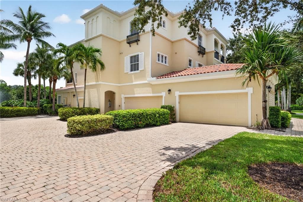 2621 ESTRELLA CT # 1601, NAPLES FL 34109-25