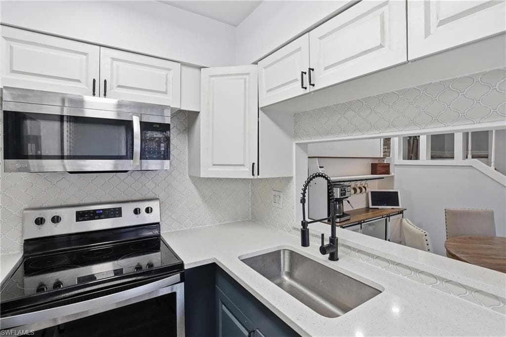 1103 SE 8th TER Unit D, CAPE CORAL FL 33990-5