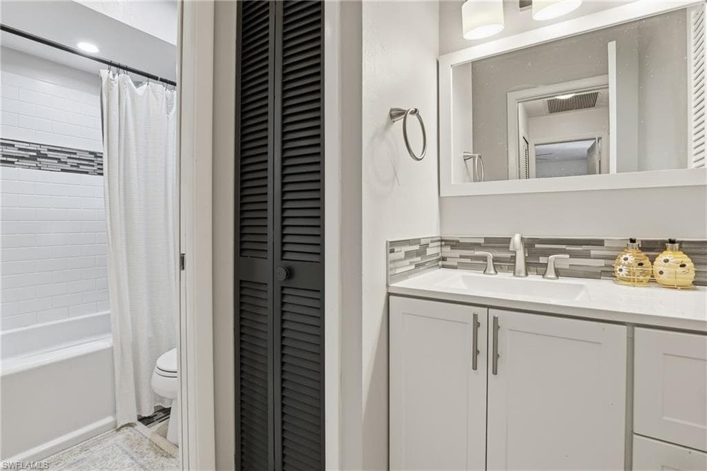 1103 SE 8th TER Unit D, CAPE CORAL FL 33990-21