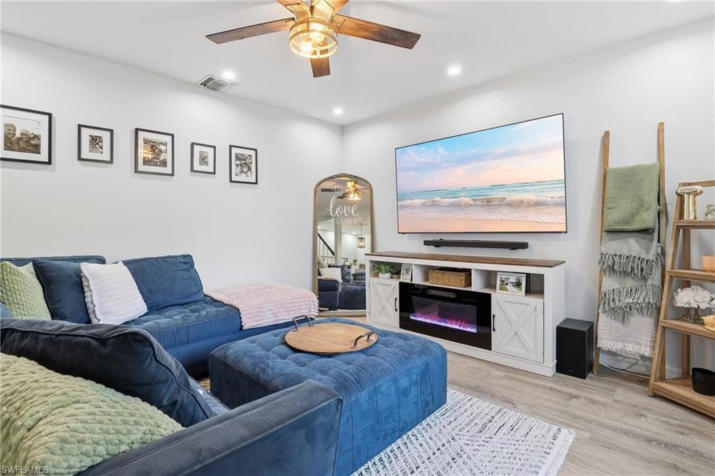 1103 SE 8th TER Unit D, CAPE CORAL FL 33990-3