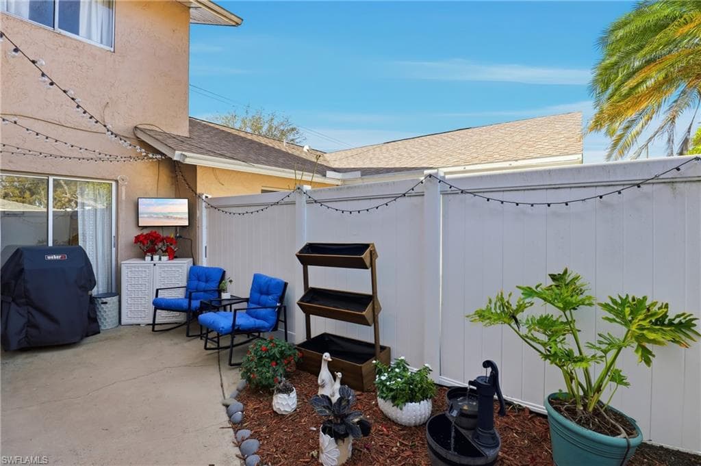 1103 SE 8th TER Unit D, CAPE CORAL FL 33990-24